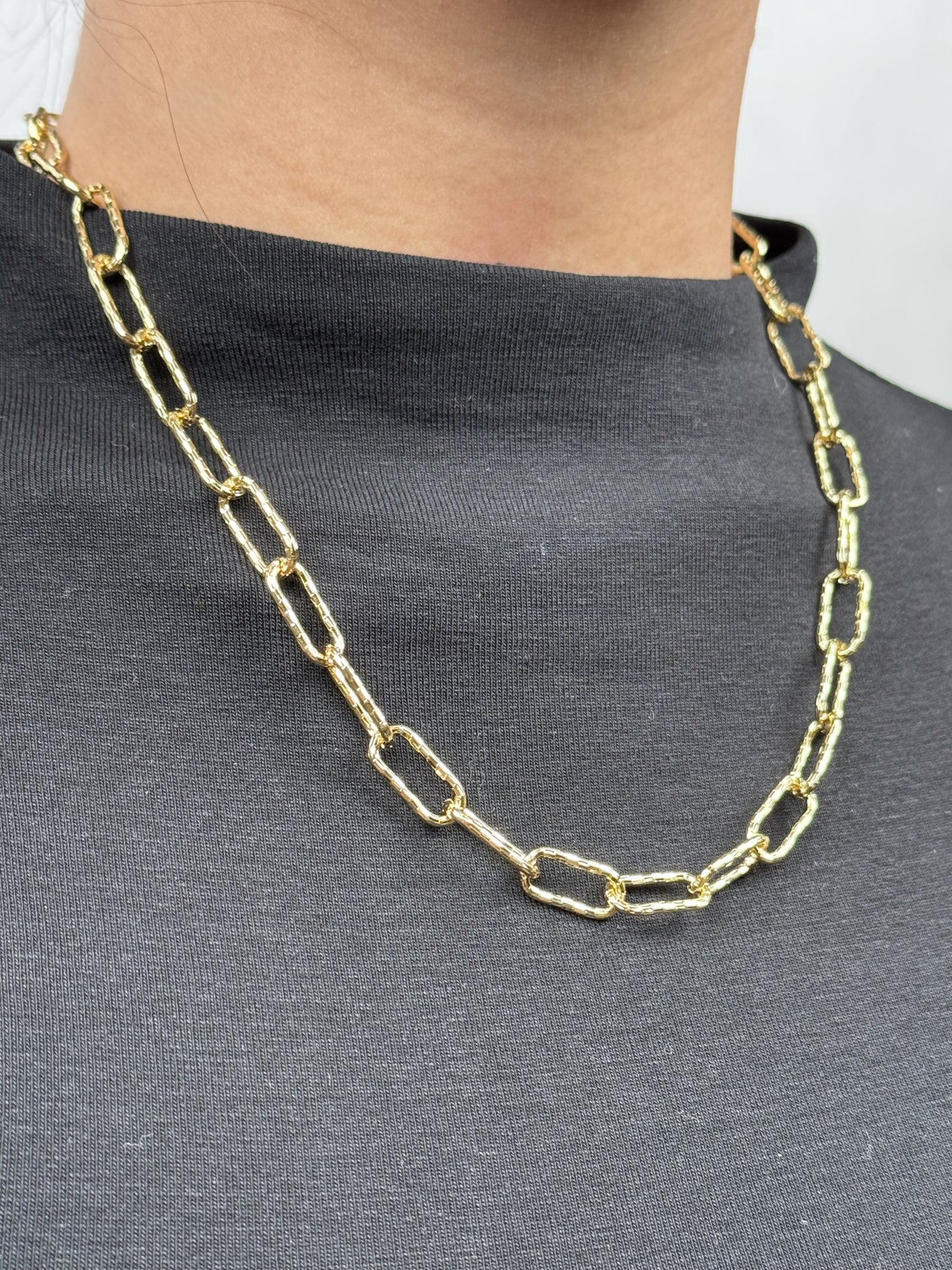 Chunky Oval Rounded Hammered-style Necklace 18K Gold Filled / Silver
